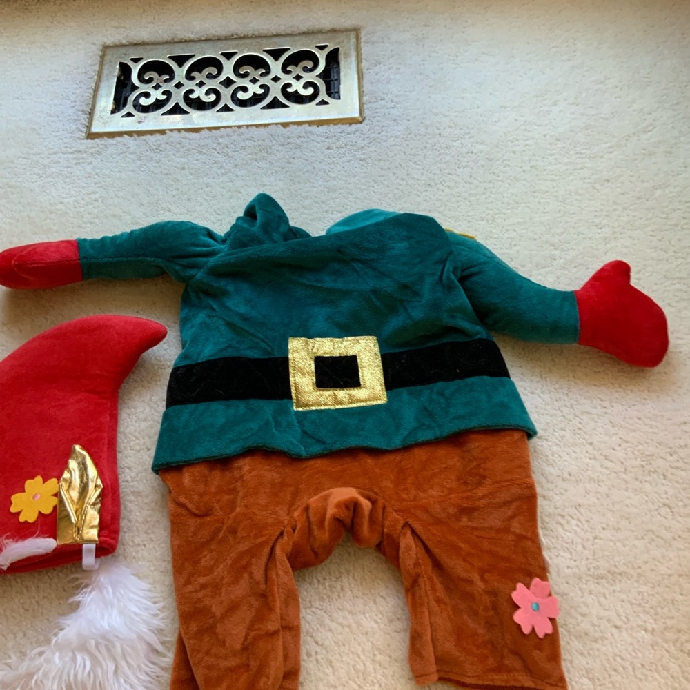 ADORABLE CHRISTMAS ELF DOG HALLOWEEN COSTUME OUTFIT WITH CAP AND BEARD - Picture 2 of 16